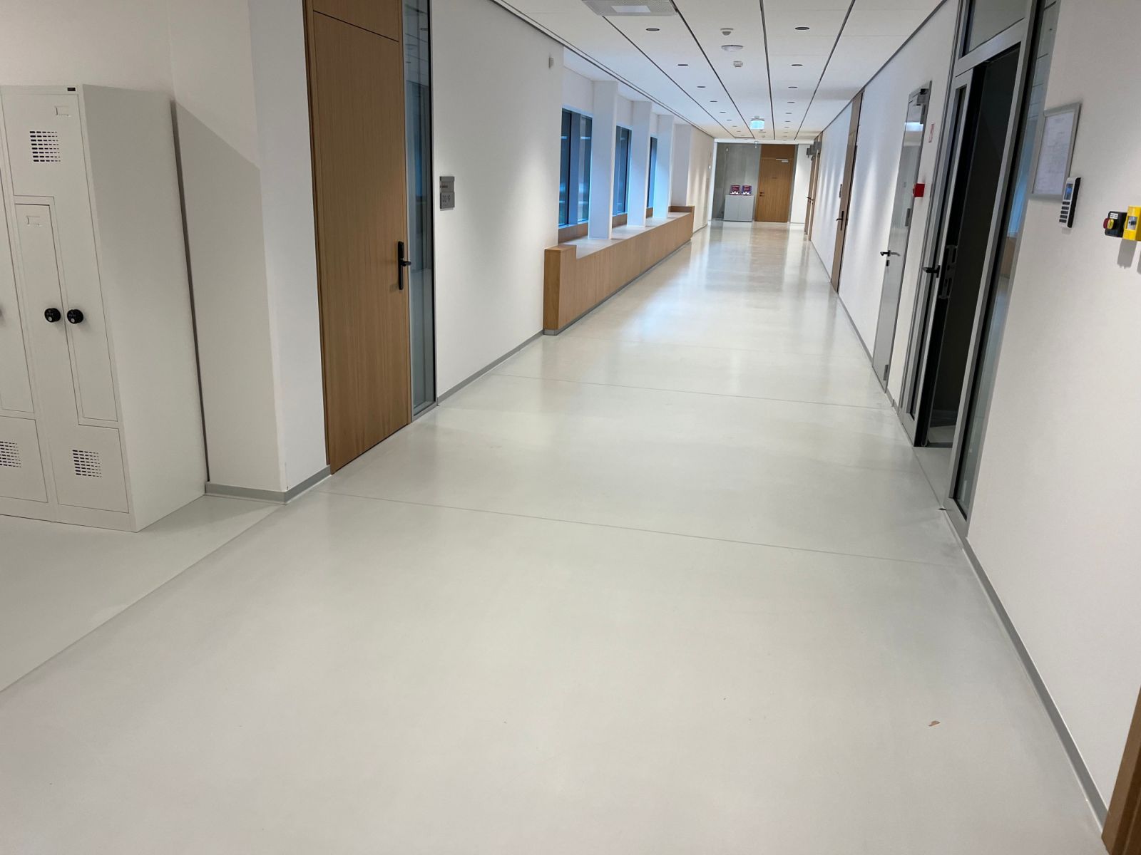 Cementinės dangos – Šiuolaikiškos dekoratyvinės cementinės dangos su natūralaus betono estetika.